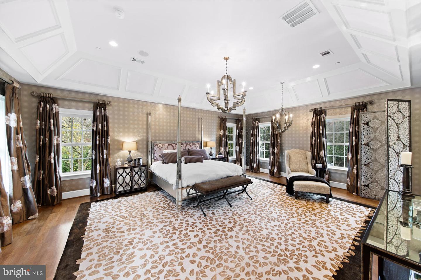 8609 Country Club Dr
