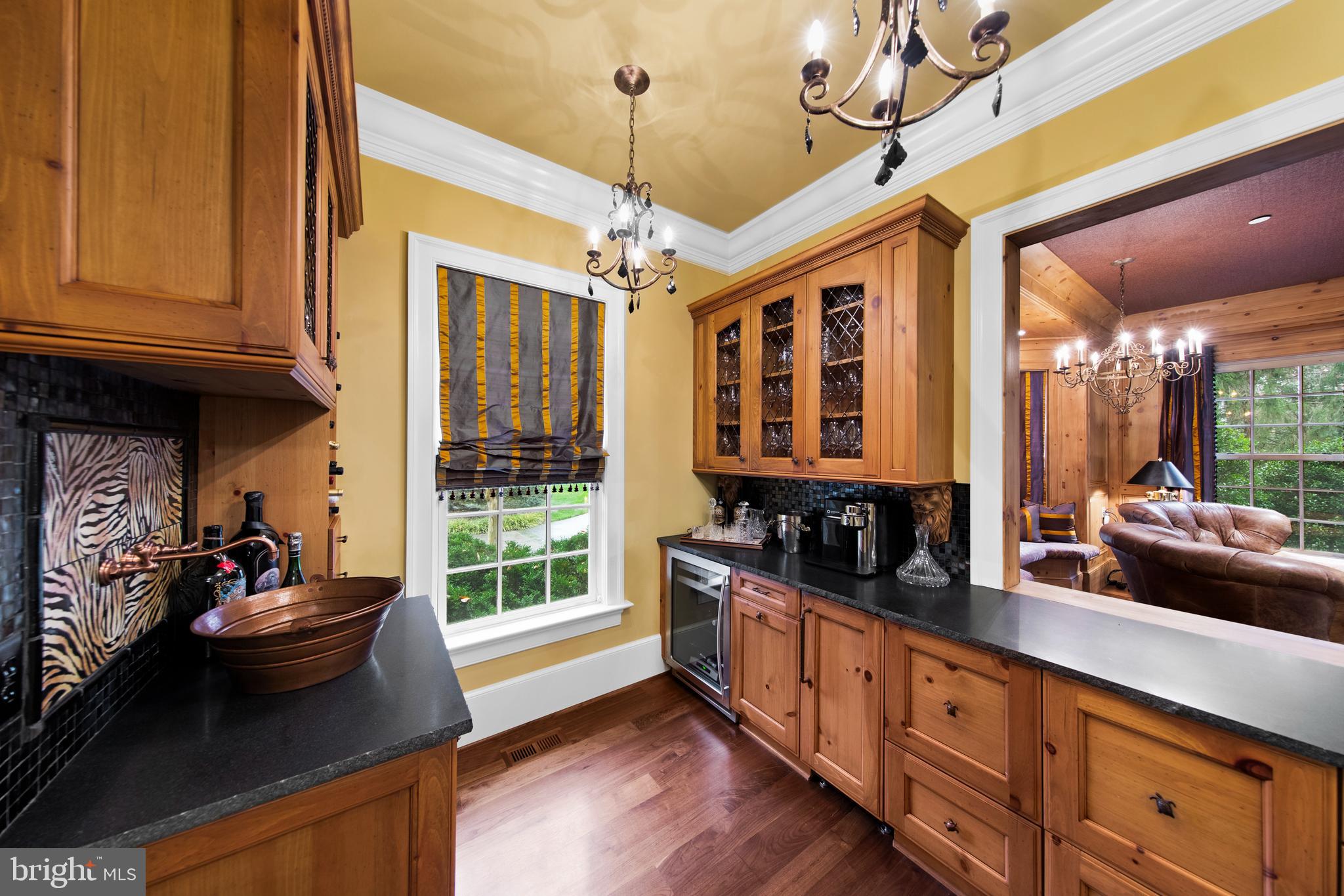 8609 Country Club Dr