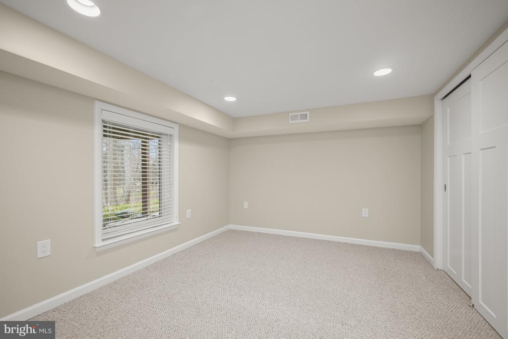11832 Hunting Ridge Ct