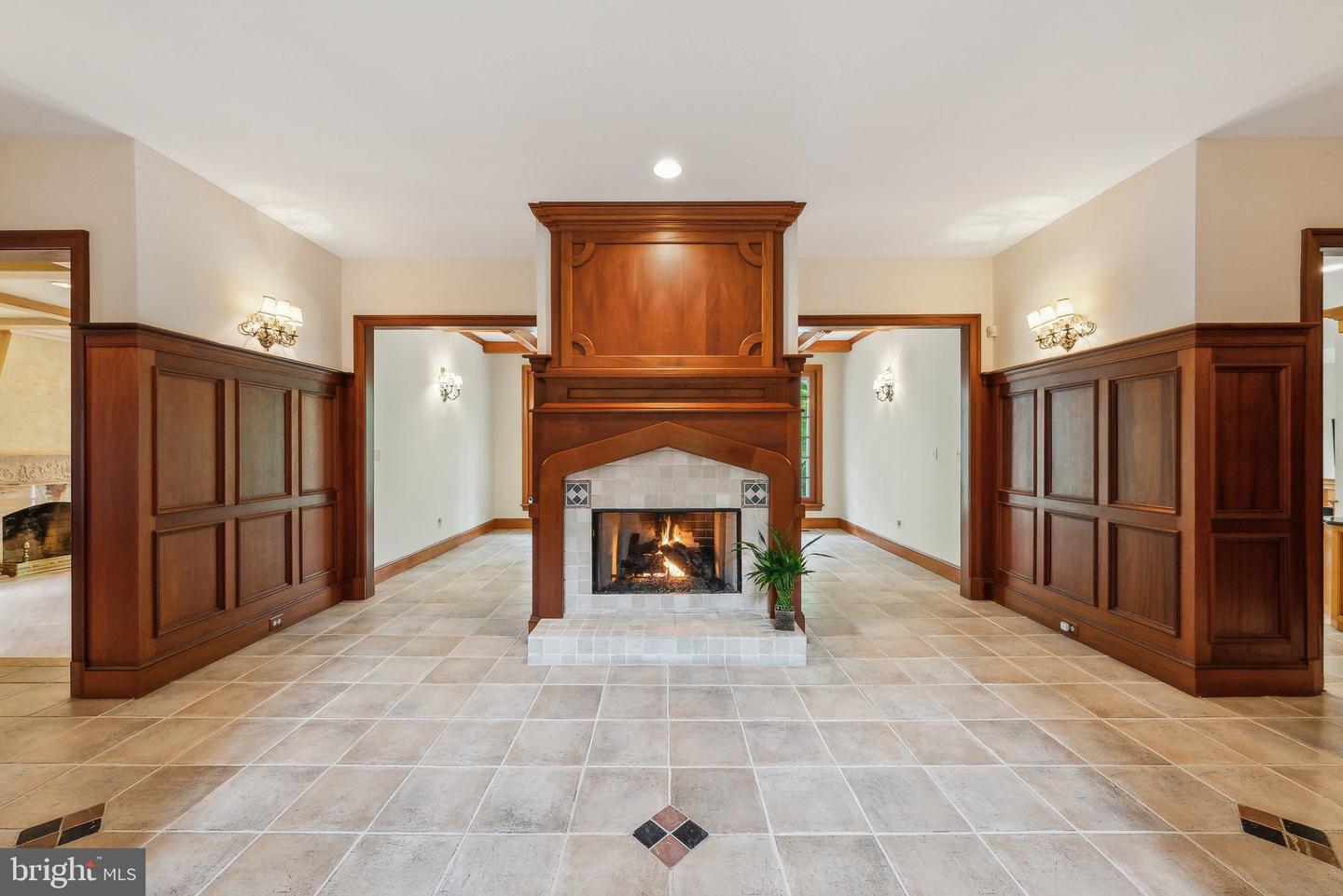 10617 Burbank Dr