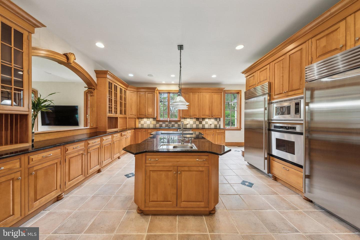 10617 Burbank Dr
