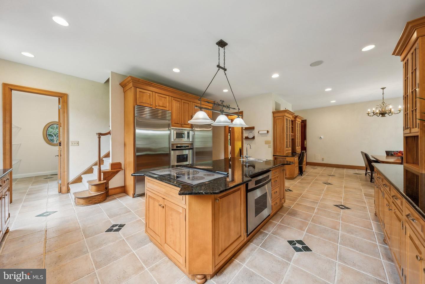 10617 Burbank Dr