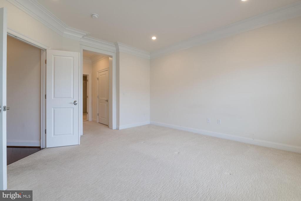 10861 SYMPHONY PARK DR