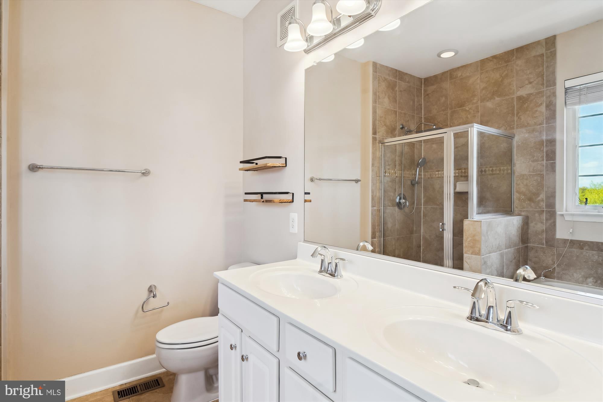 19437 Dover Cliffs Cir