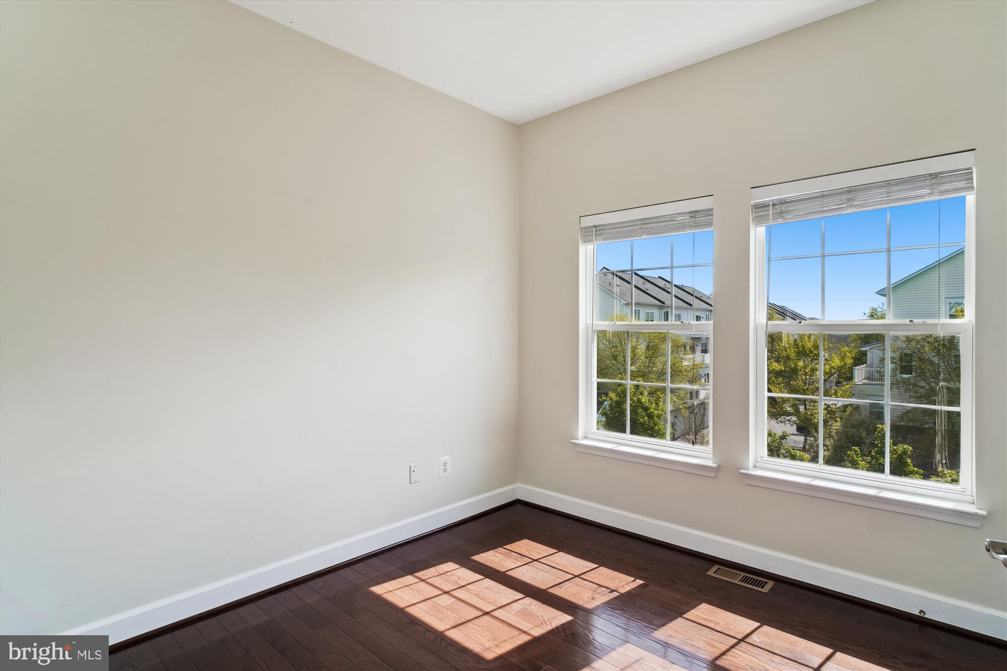 19437 Dover Cliffs Cir