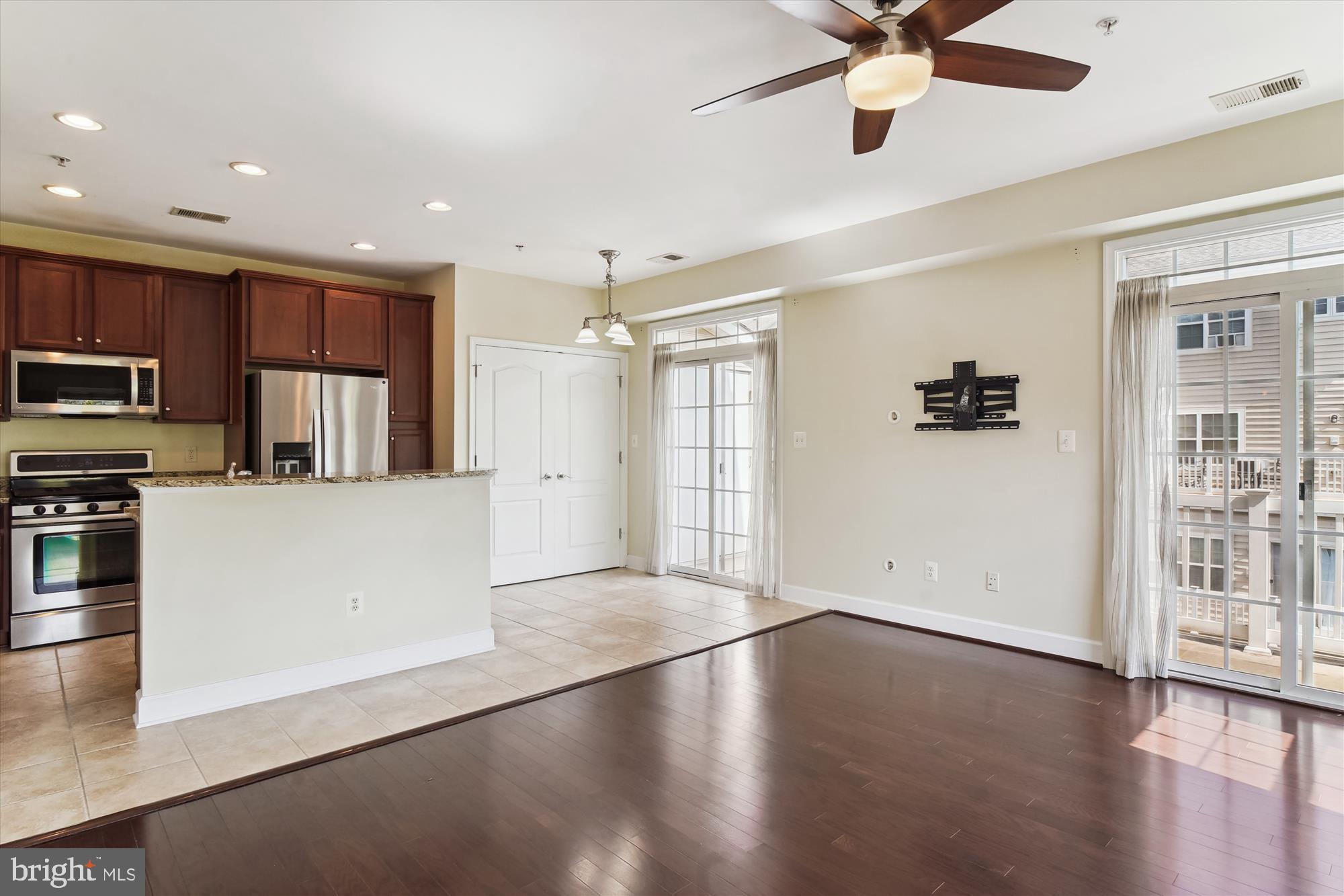 19437 Dover Cliffs Cir