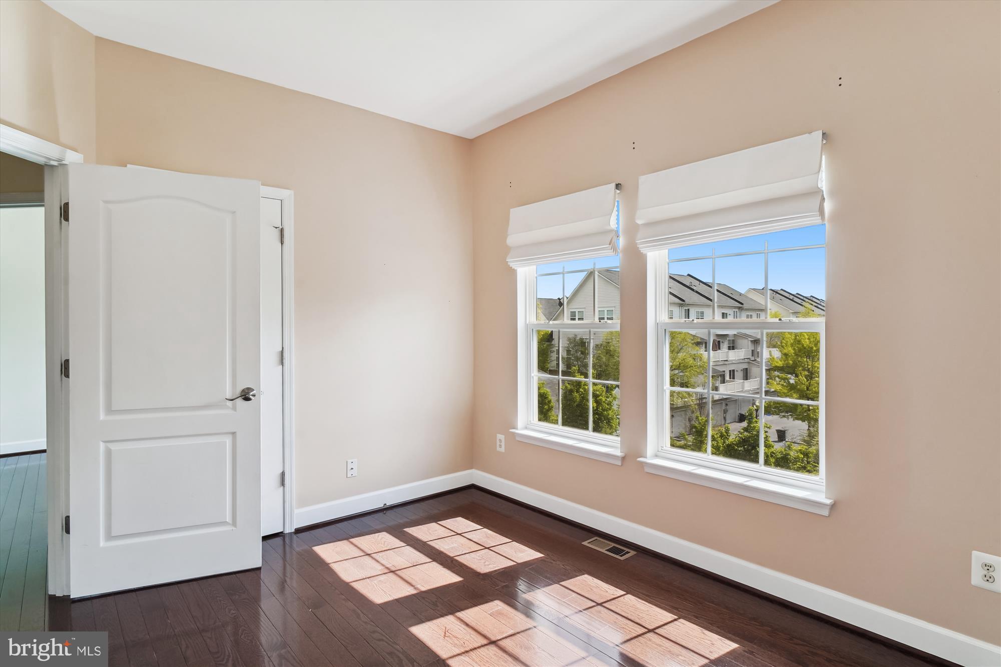 19437 Dover Cliffs Cir