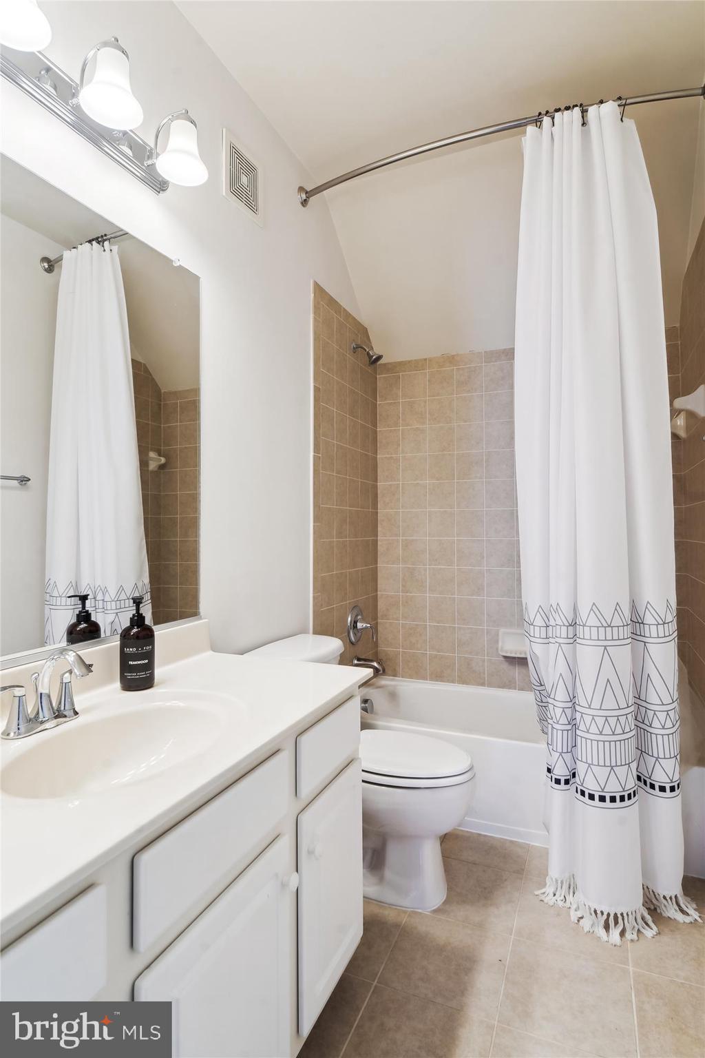 19437 Dover Cliffs Cir