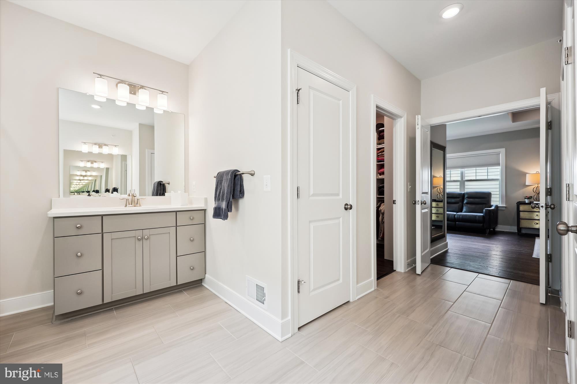 302 Johnson Meadow St