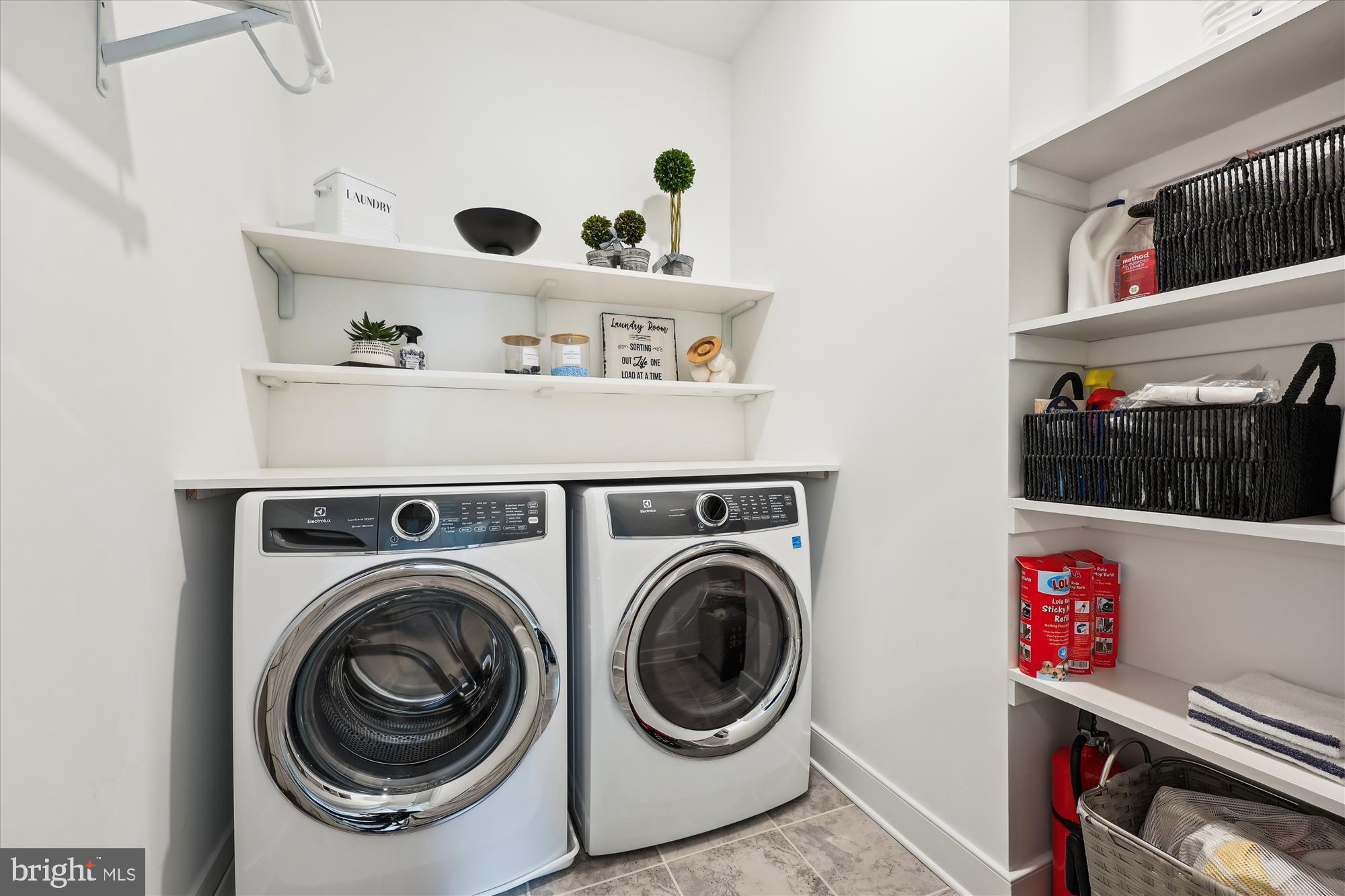 302 Johnson Meadow St