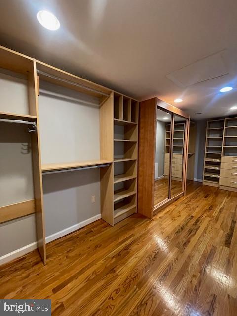 2264 Glenmore Ter