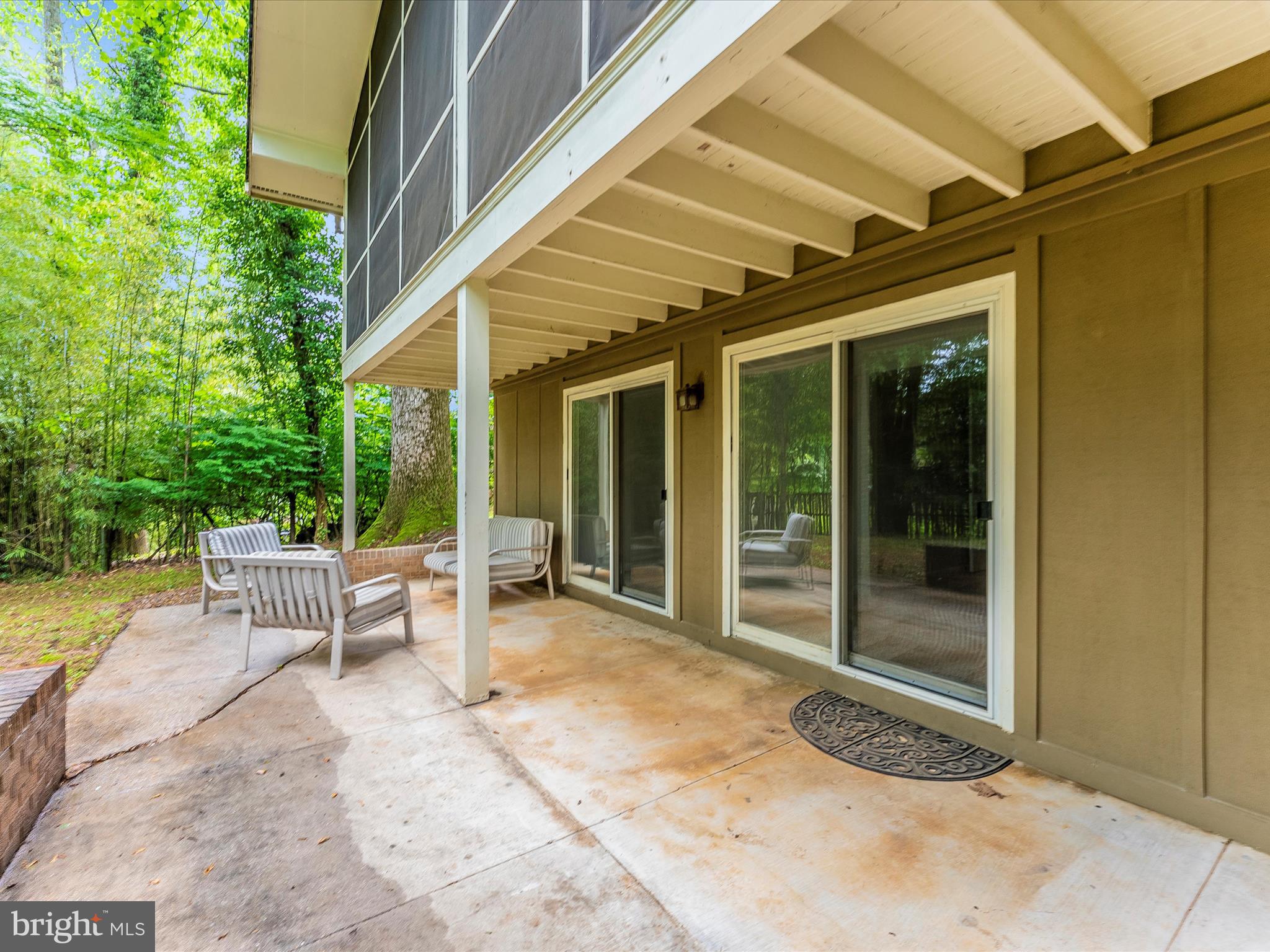 2264 Glenmore Ter