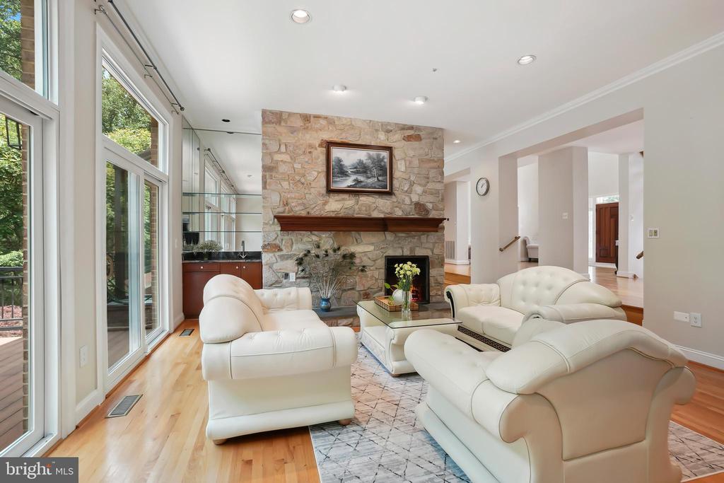 12213 LAKE POTOMAC TERRACE