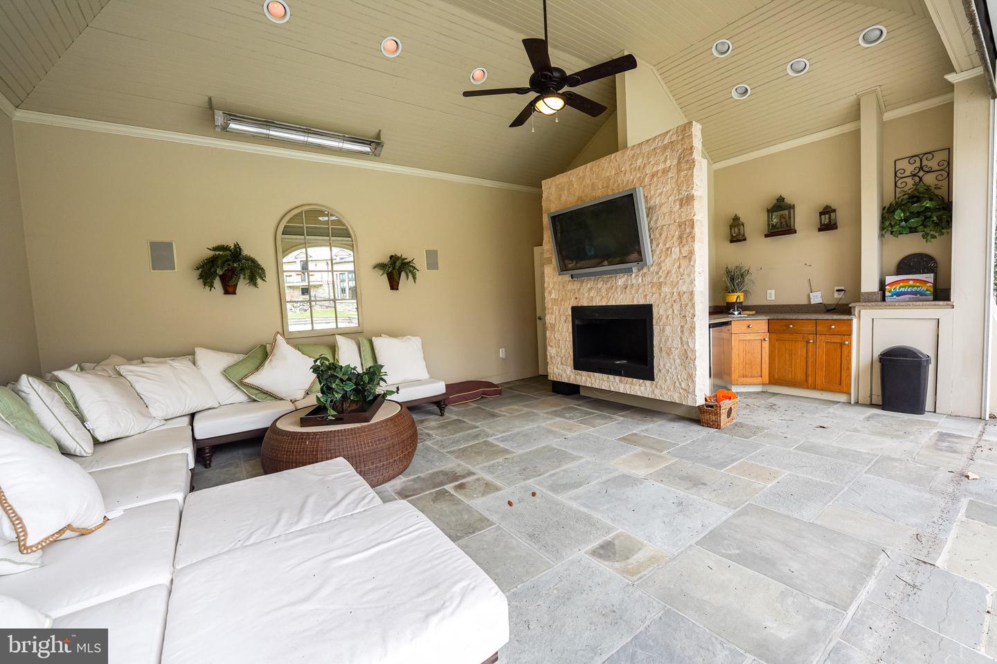 10222 Iron Gate Rd