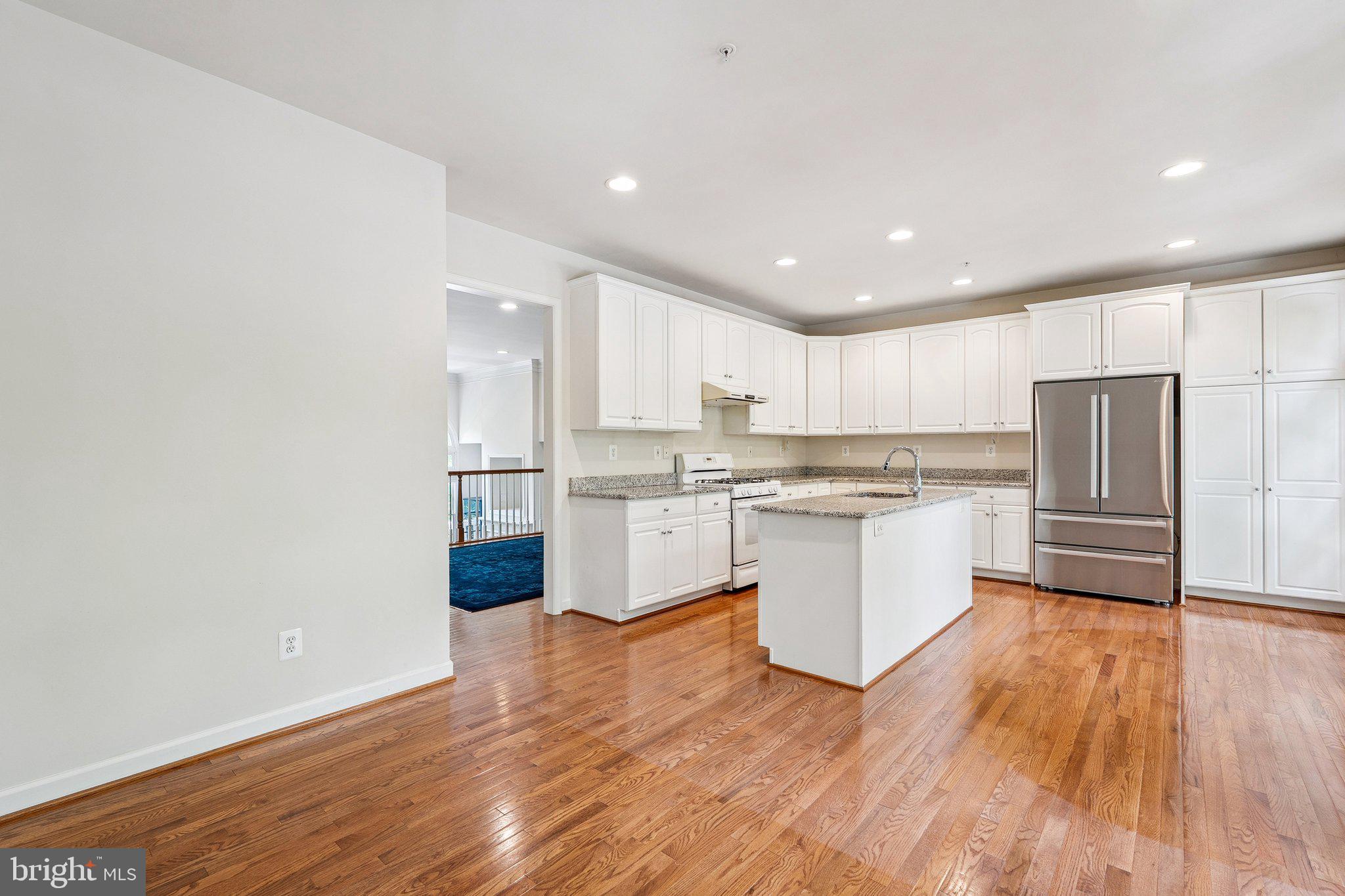 817 Oak Knoll Ter