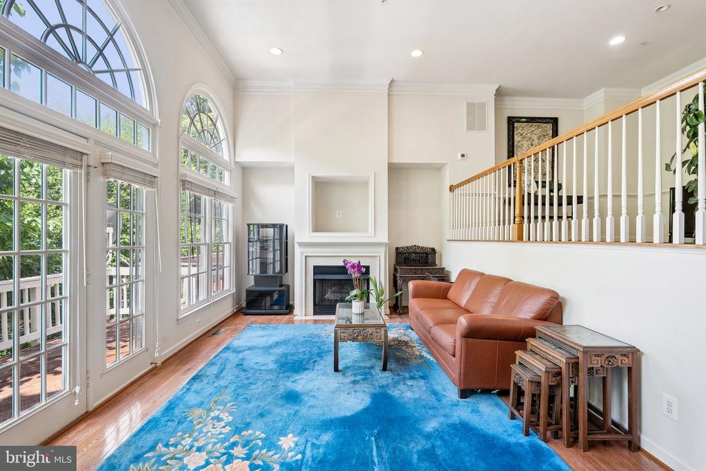 817 Oak Knoll Ter