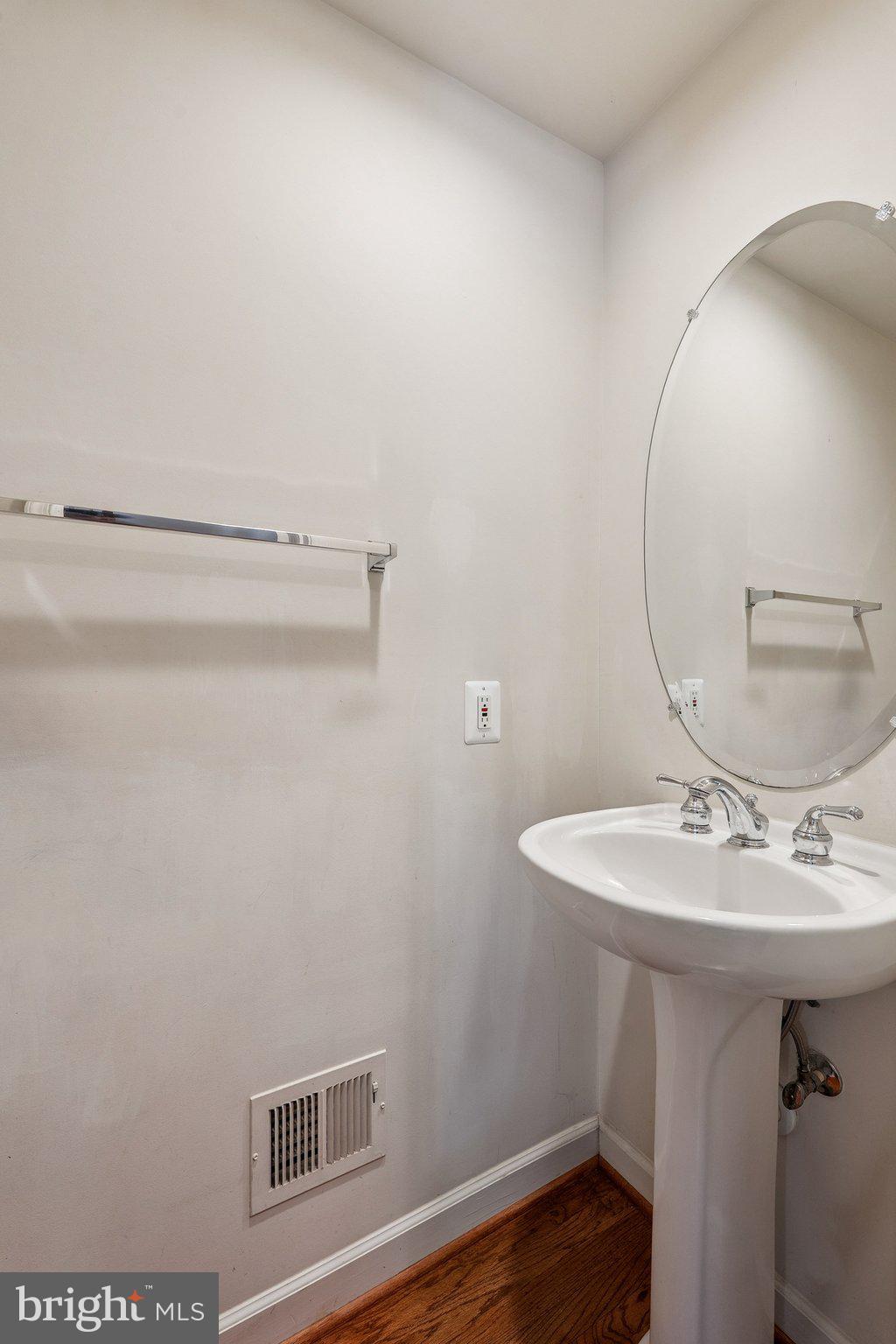 817 Oak Knoll Ter