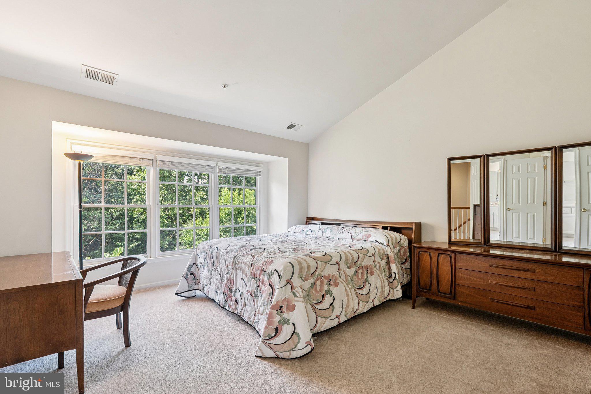817 Oak Knoll Ter