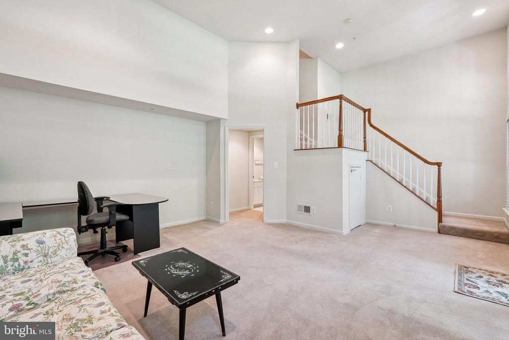 817 Oak Knoll Ter