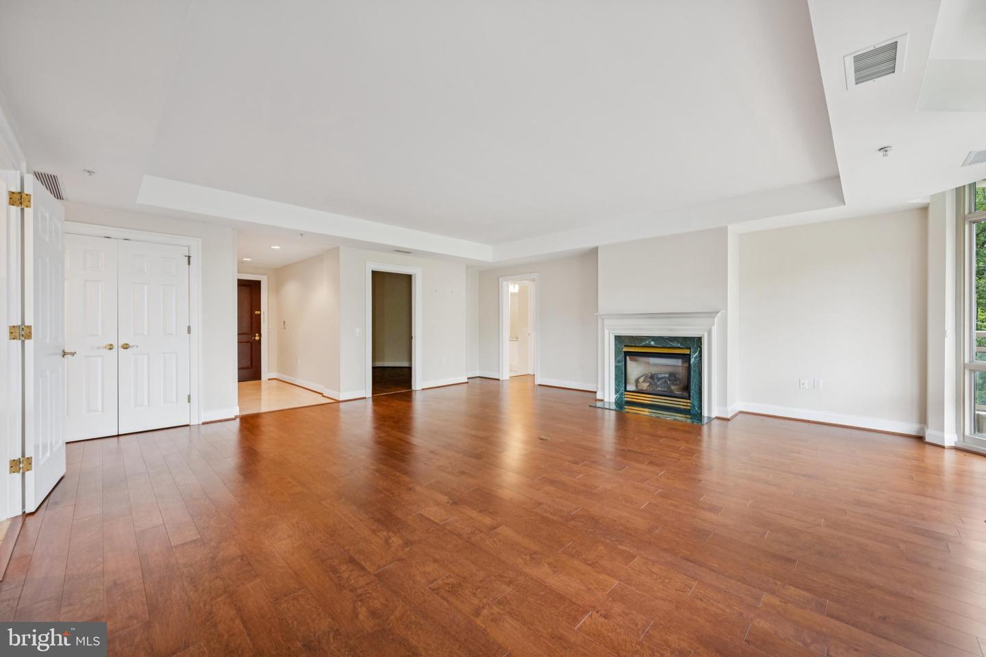 5630 Wisconsin Ave #506