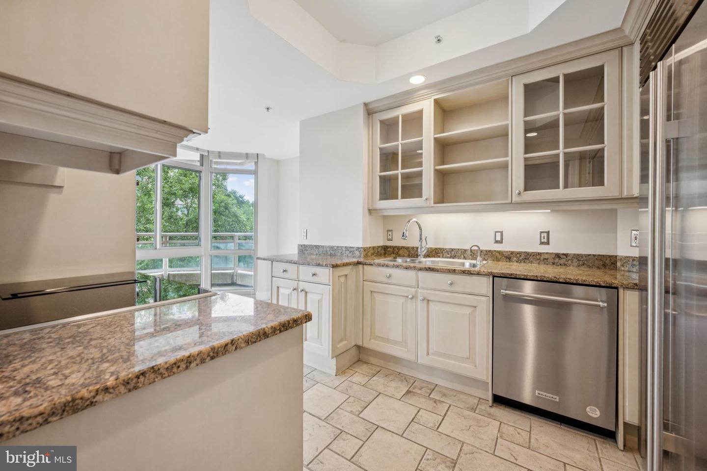 5630 Wisconsin Ave #506