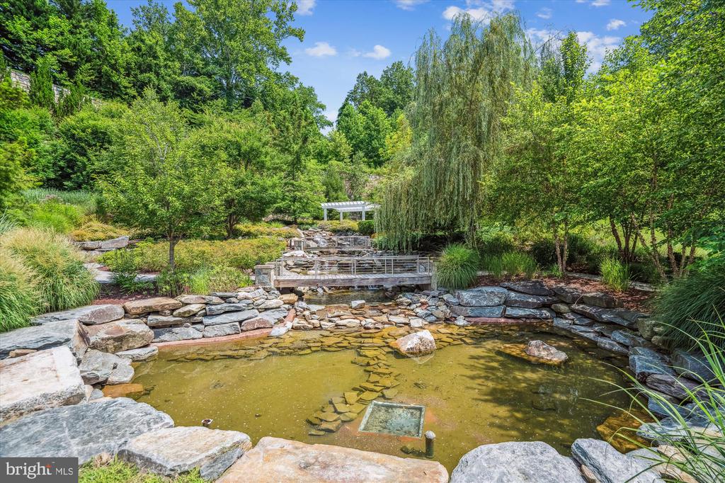8229 RIVER ROAD