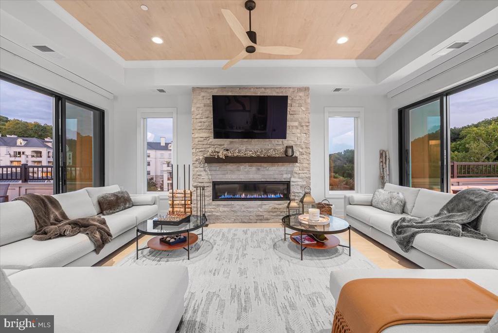 8229 RIVER ROAD