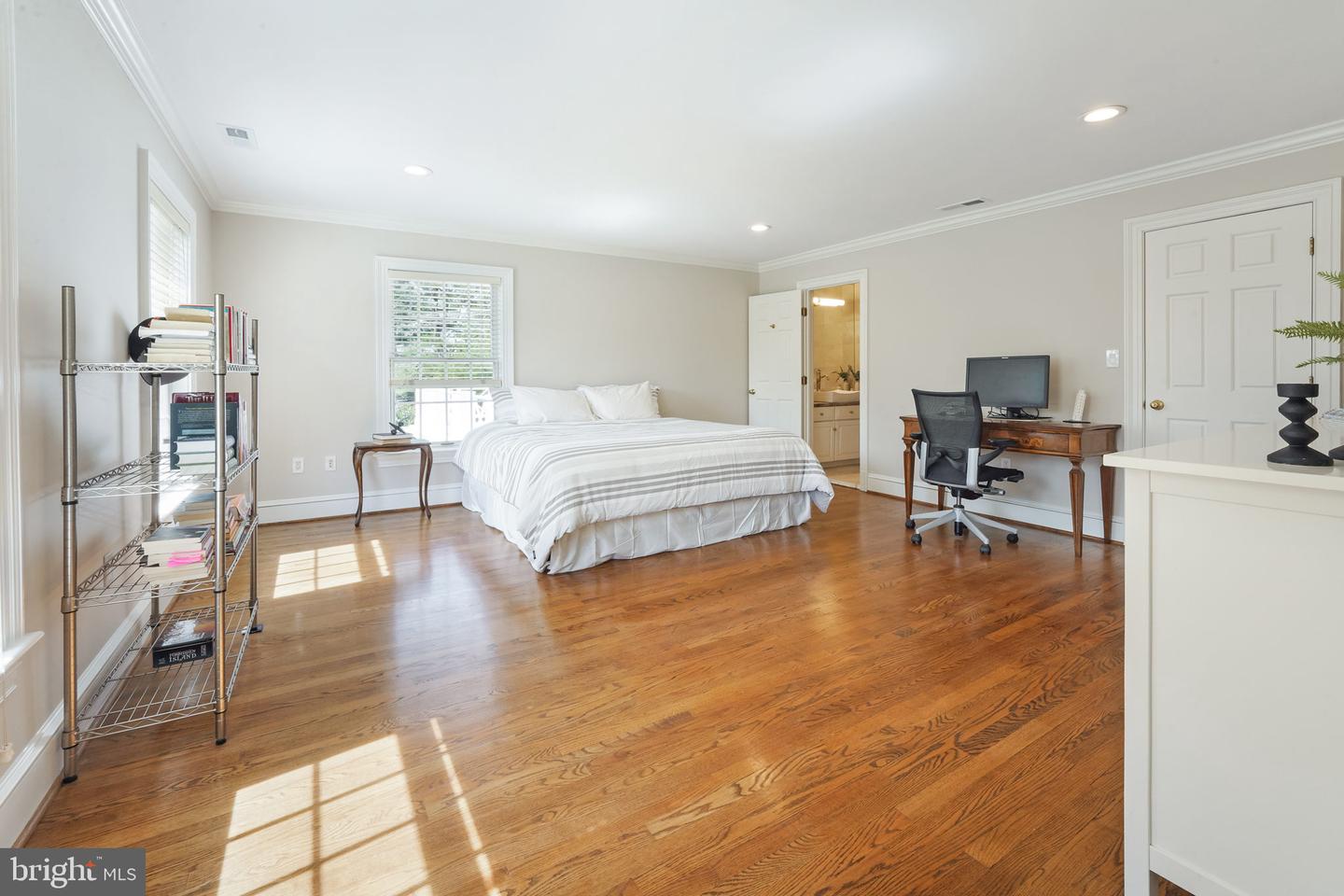 10100 Norton Rd