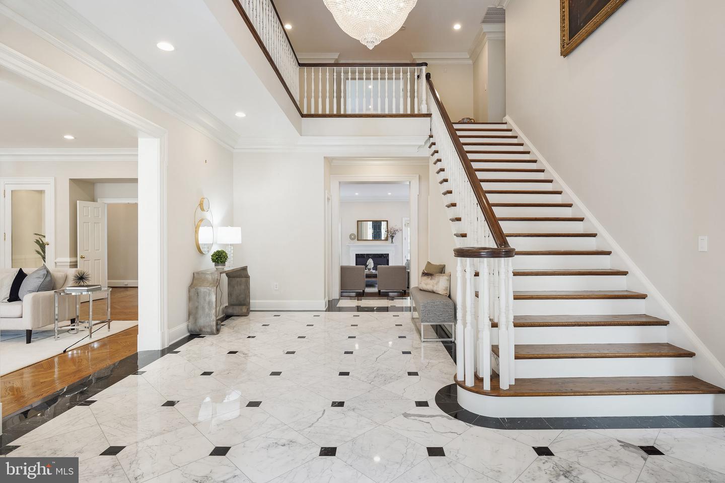 10100 Norton Rd