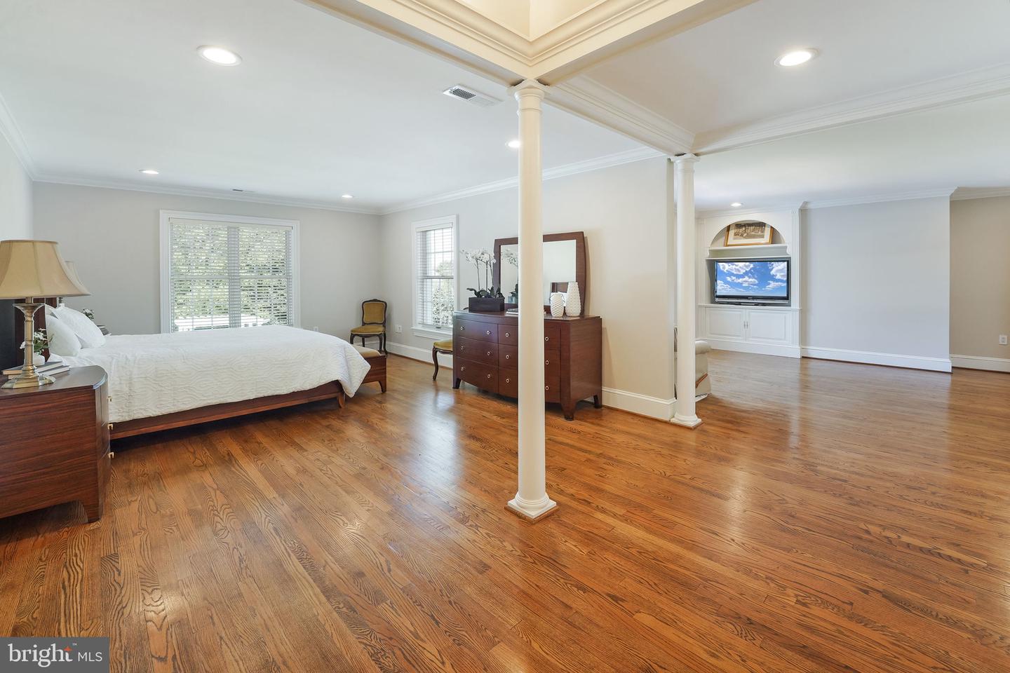 10100 Norton Rd