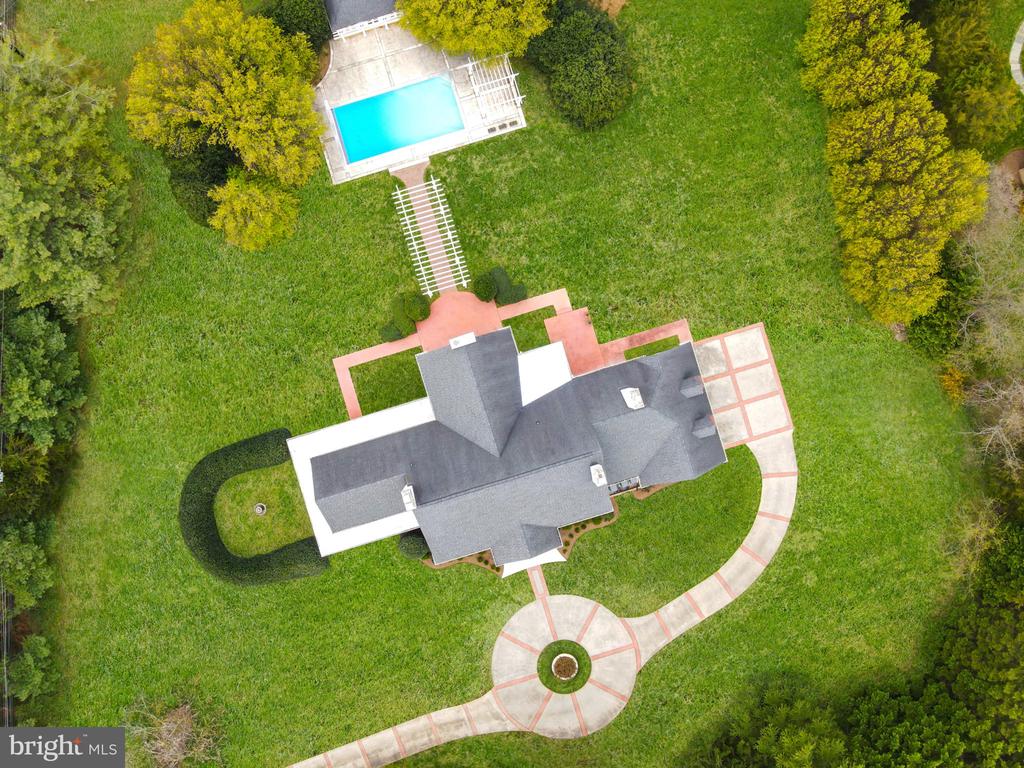 10100 Norton Rd