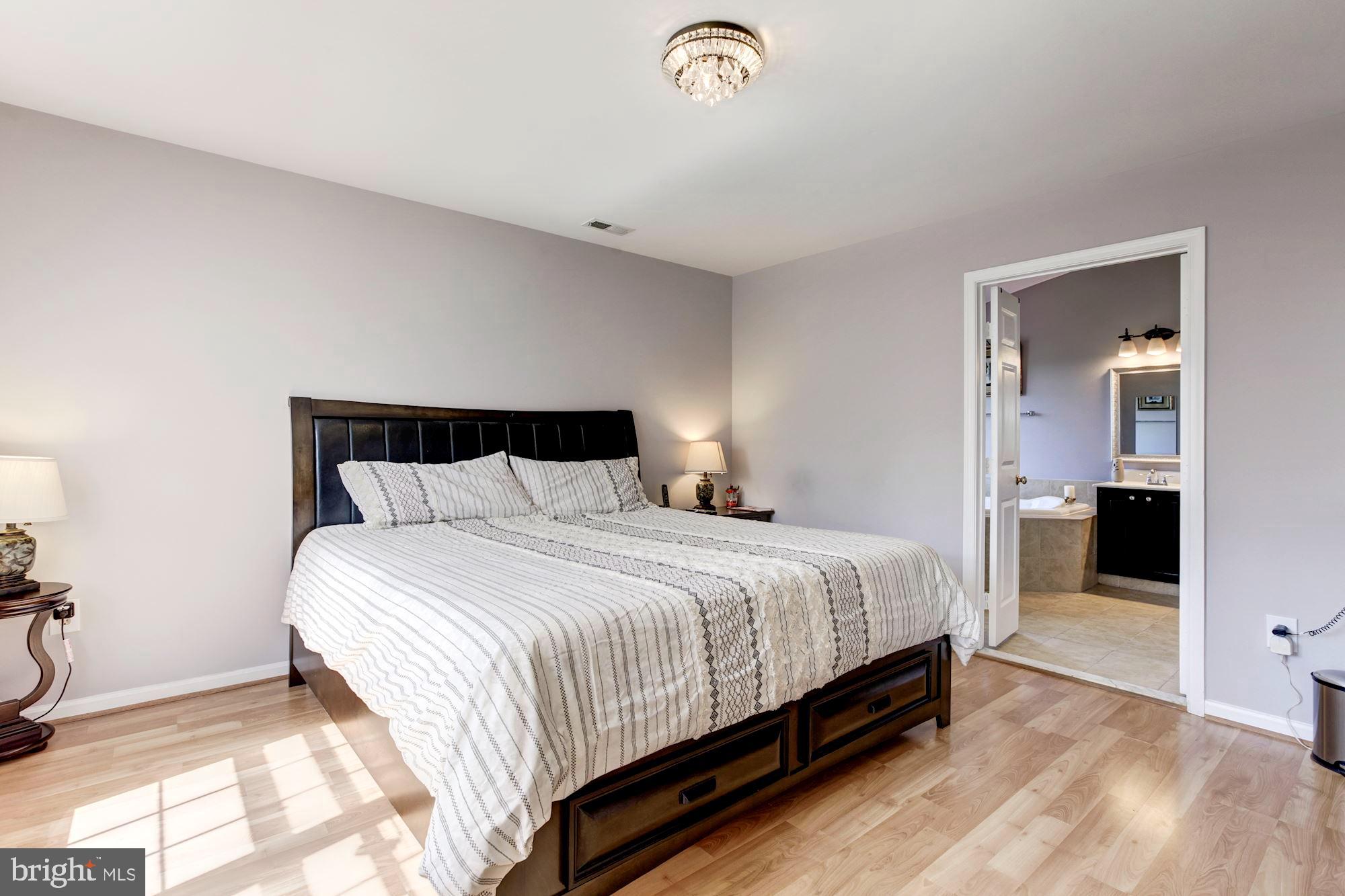 13724 VALLEY OAK CIRCLE