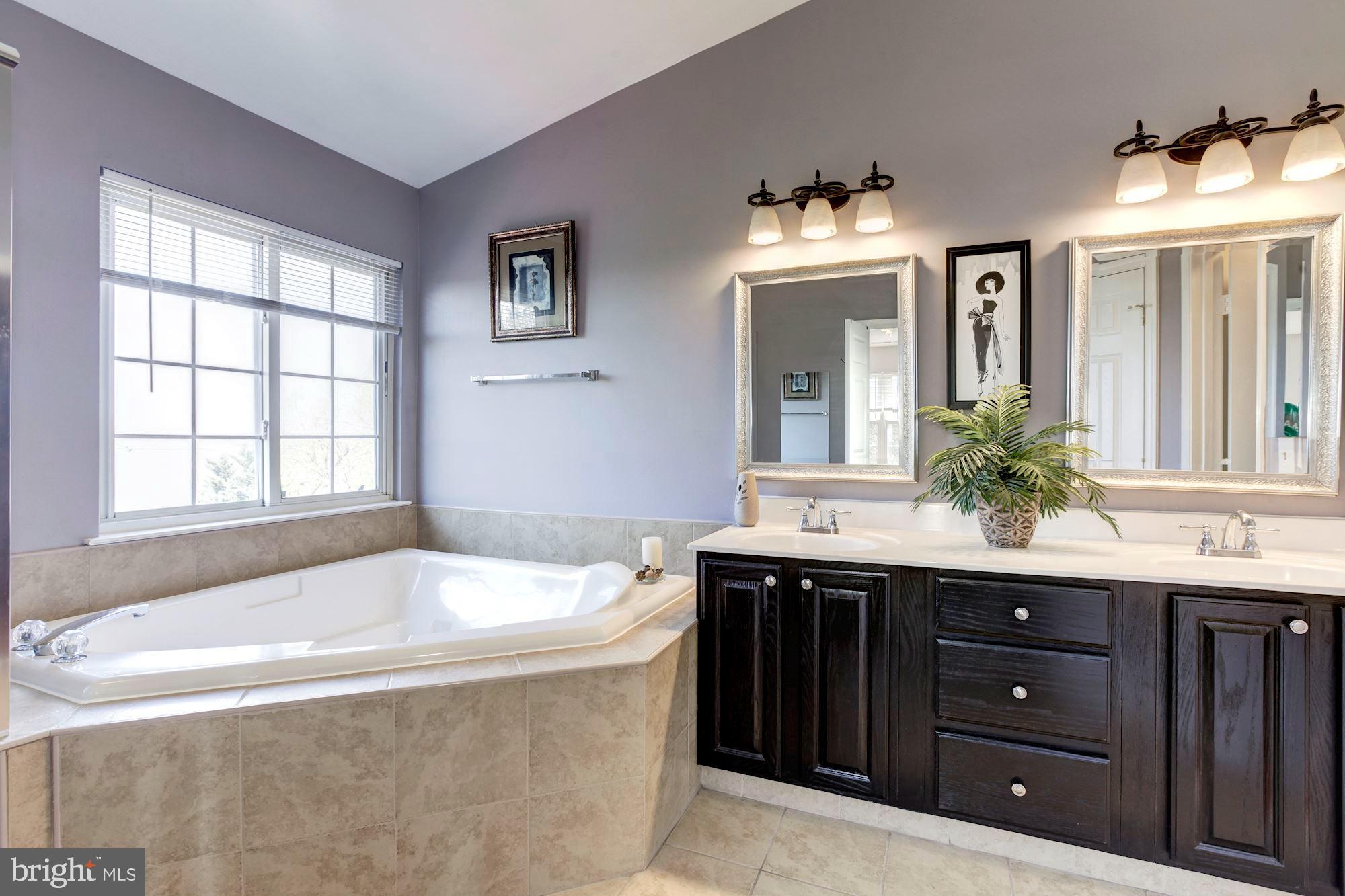 13724 VALLEY OAK CIRCLE