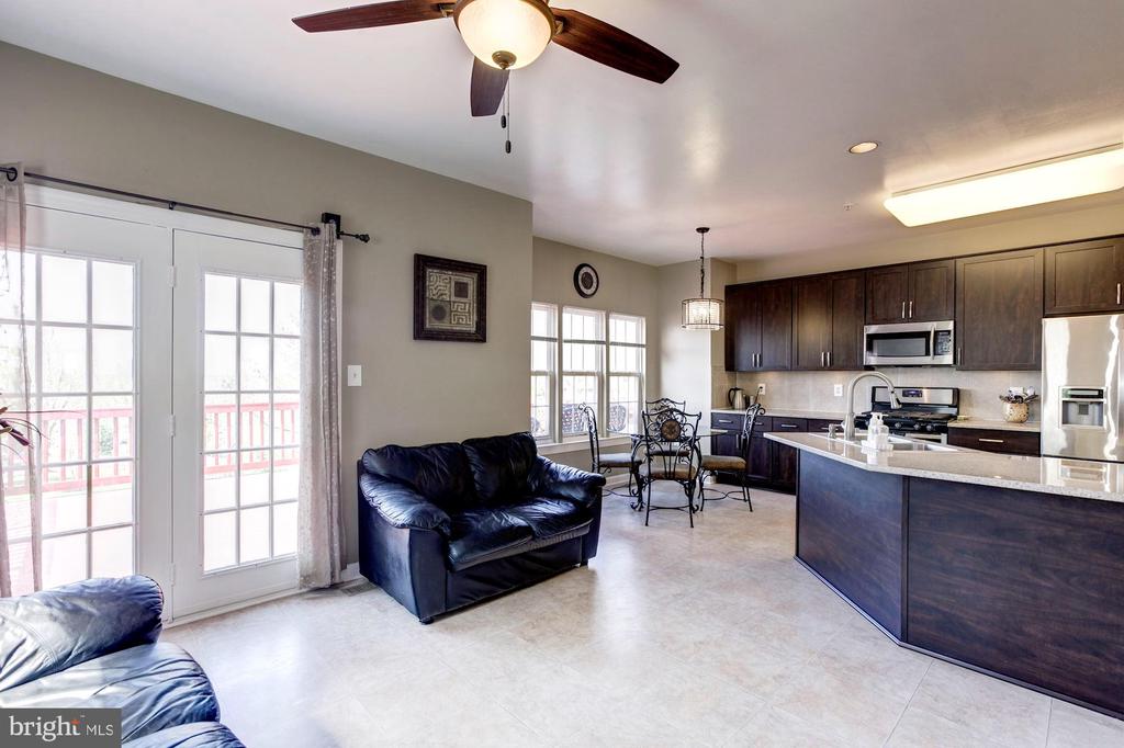 13724 VALLEY OAK CIRCLE