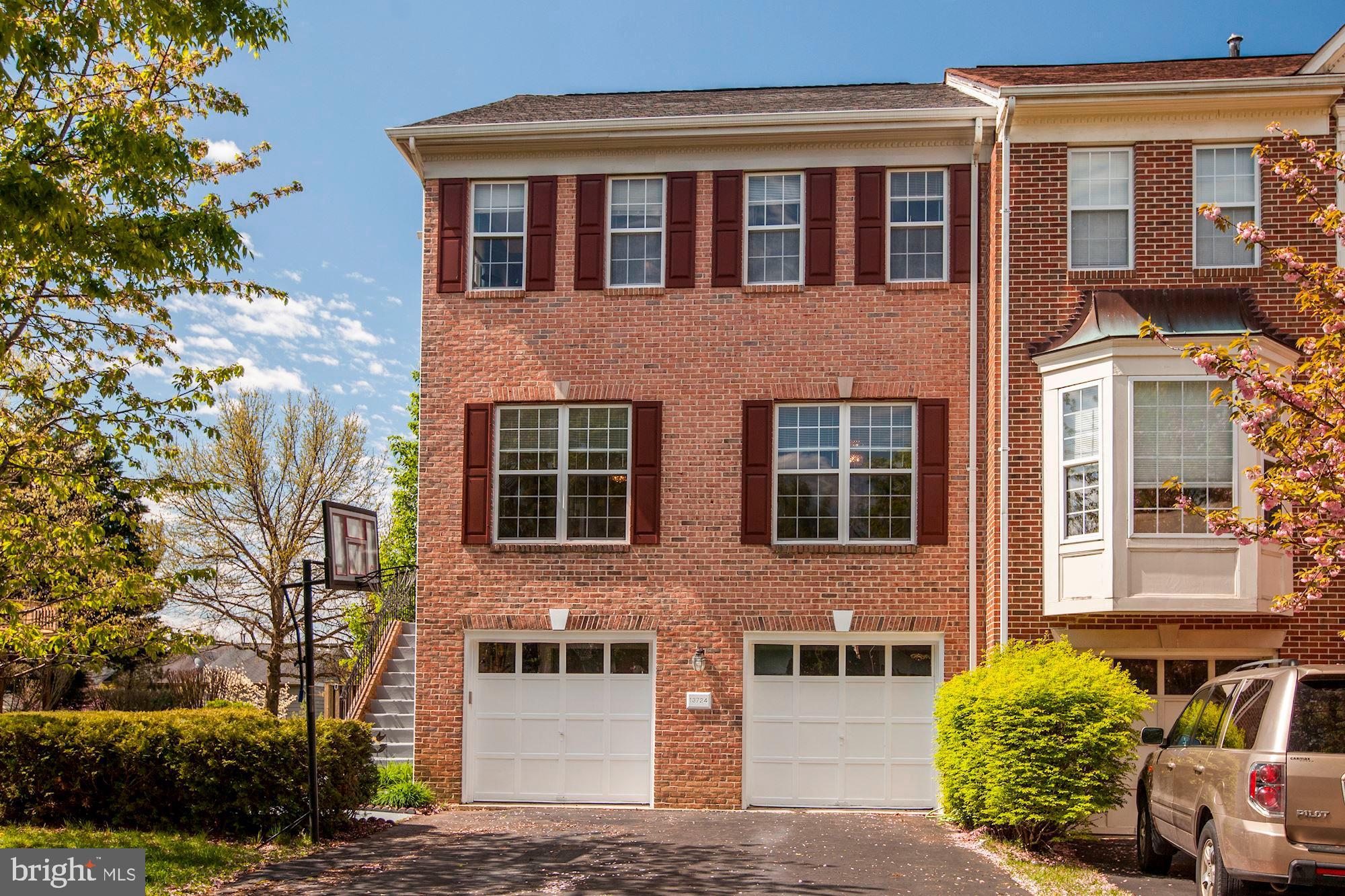 13724 VALLEY OAK CIRCLE