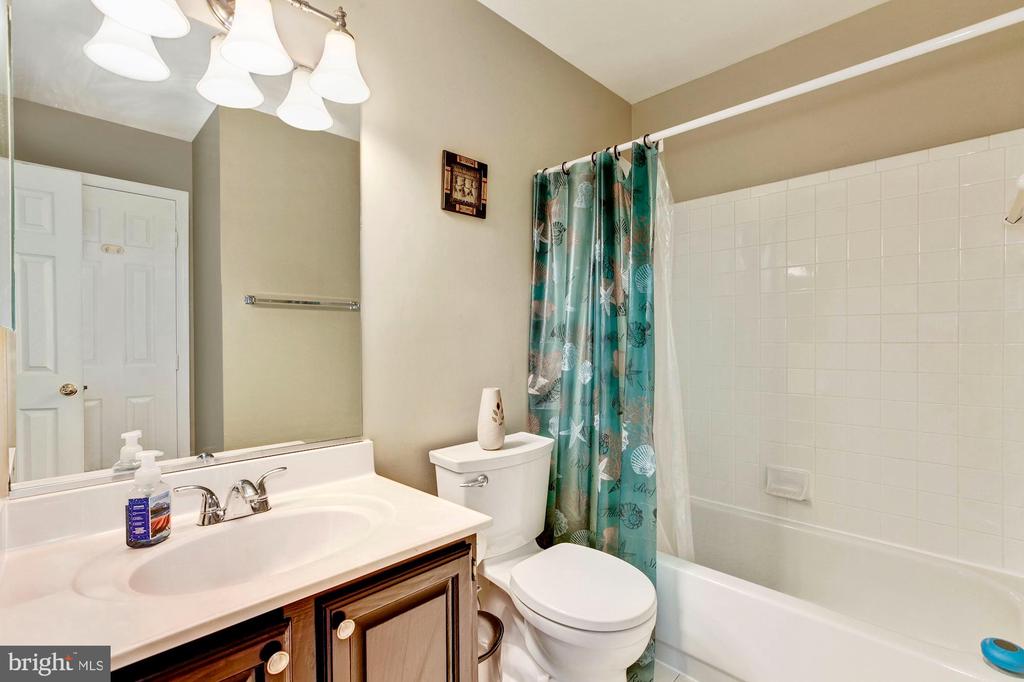 13724 VALLEY OAK CIRCLE