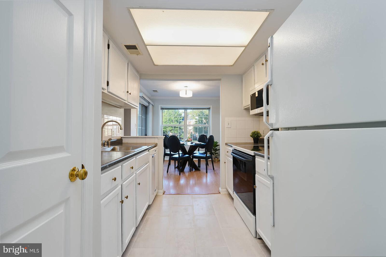 800 AMBER TREE COURT 204