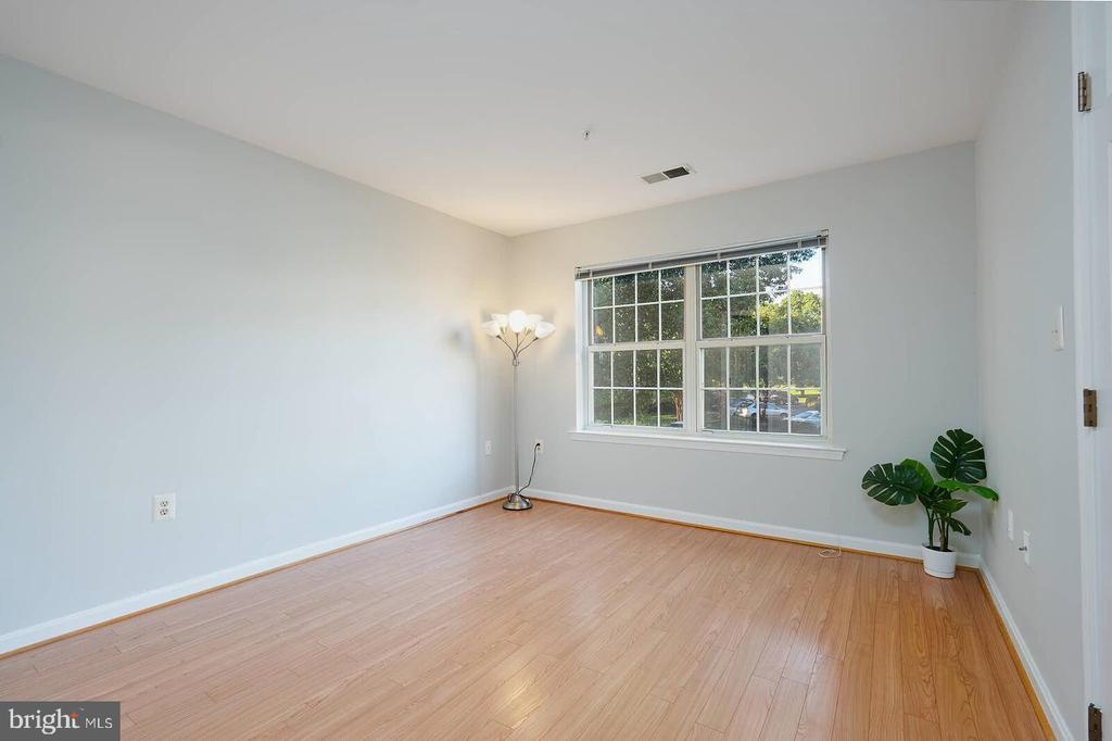800 AMBER TREE COURT 204