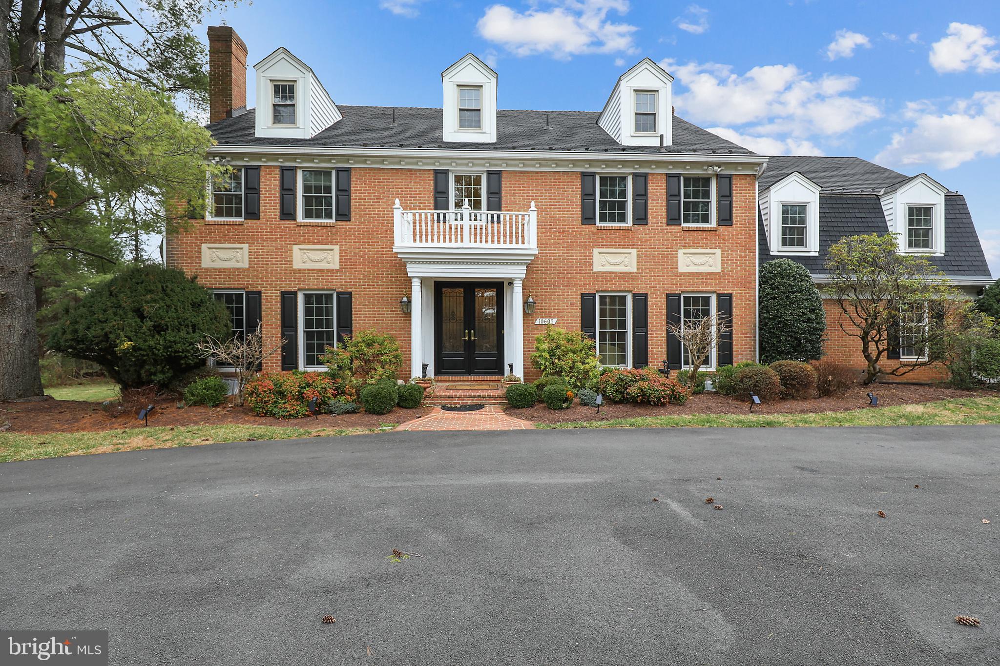 10605 RIVER OAKS LANE