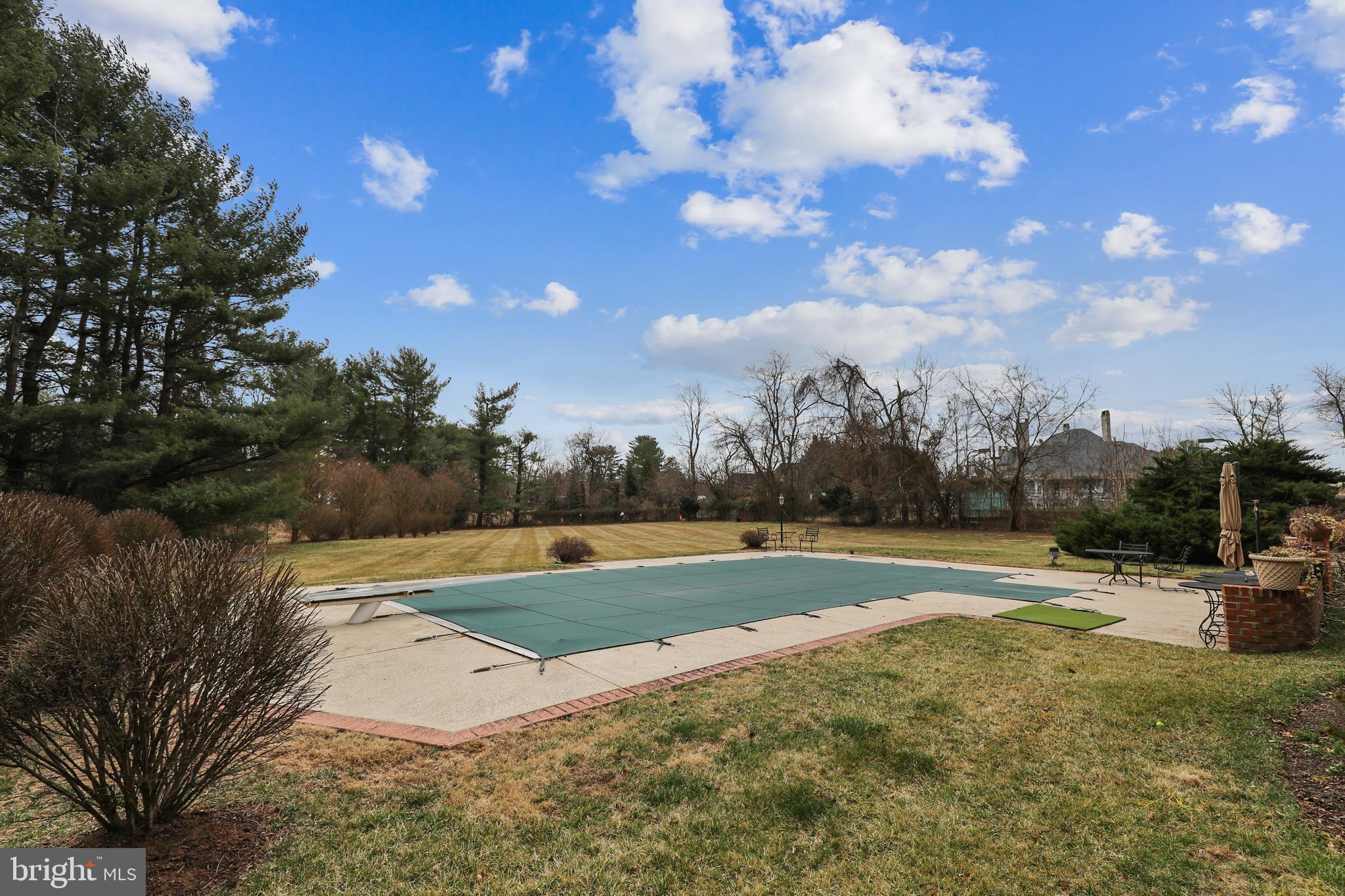 10605 RIVER OAKS LANE
