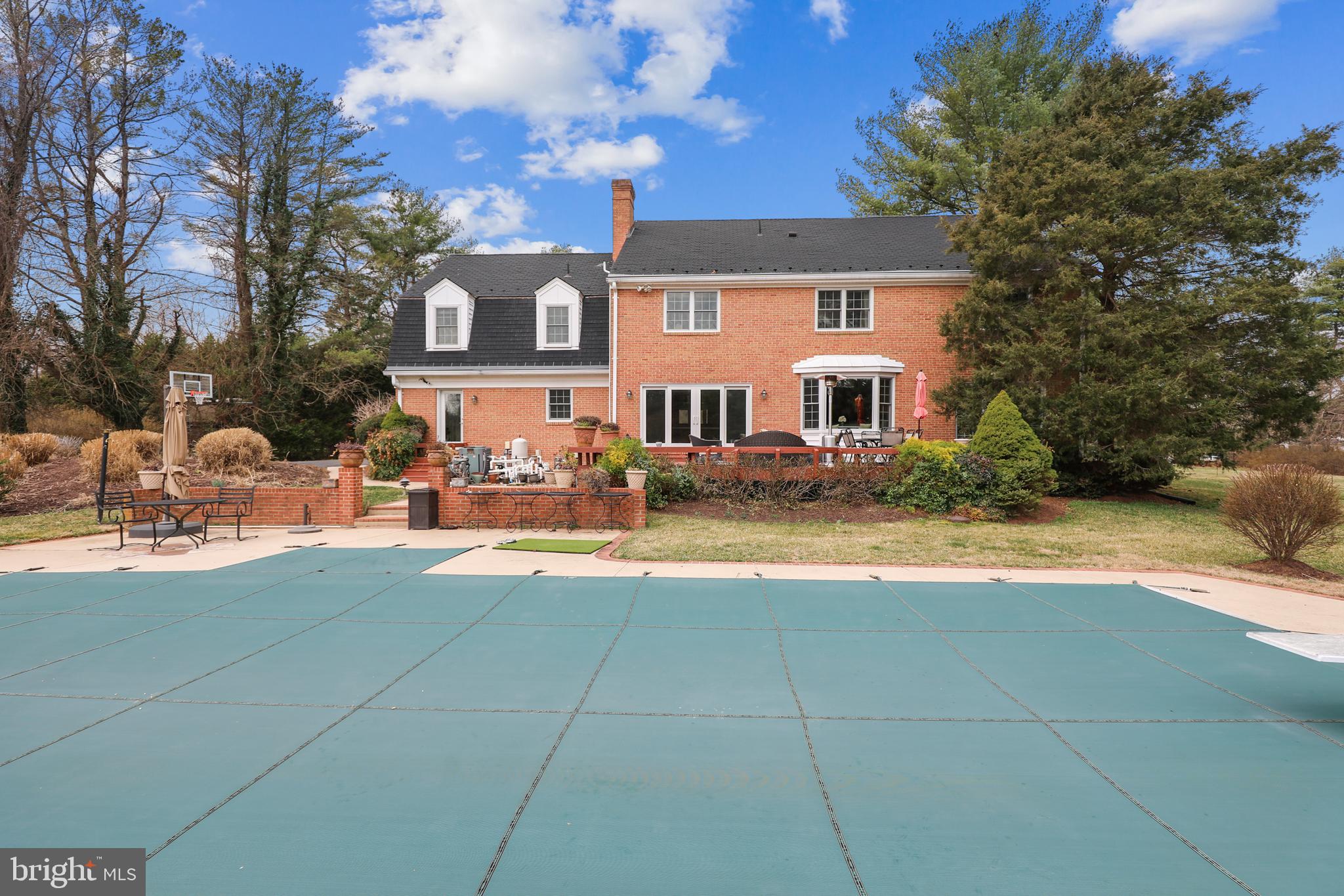 10605 RIVER OAKS LANE
