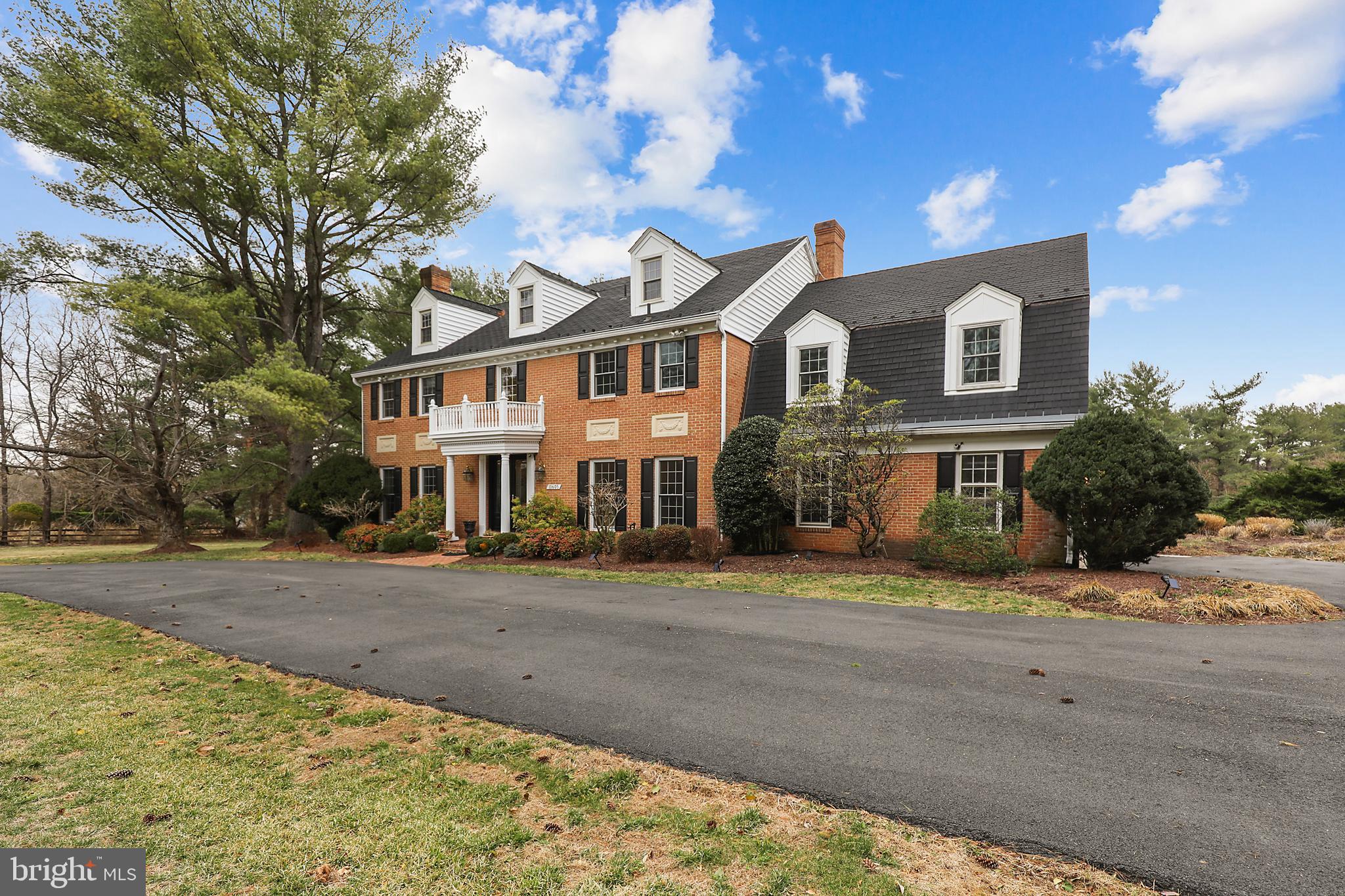 10605 RIVER OAKS LANE