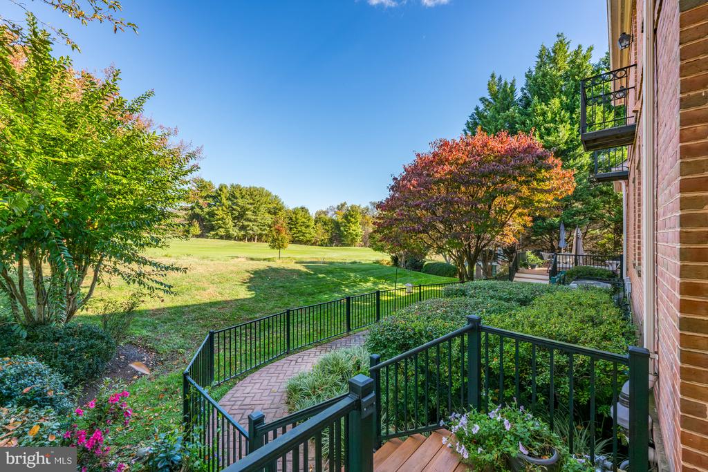 18 BEMAN WOODS COURT