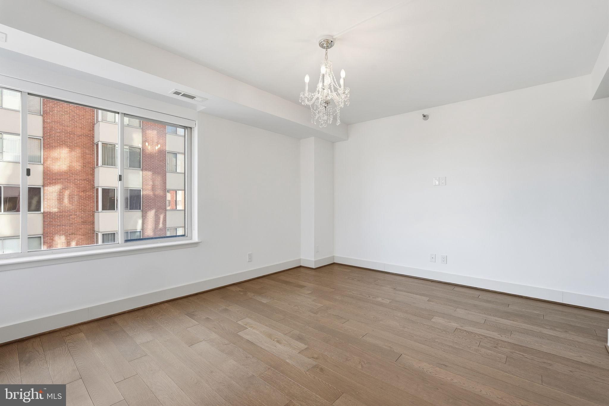 5802 NICHOLSON LANE 2-706