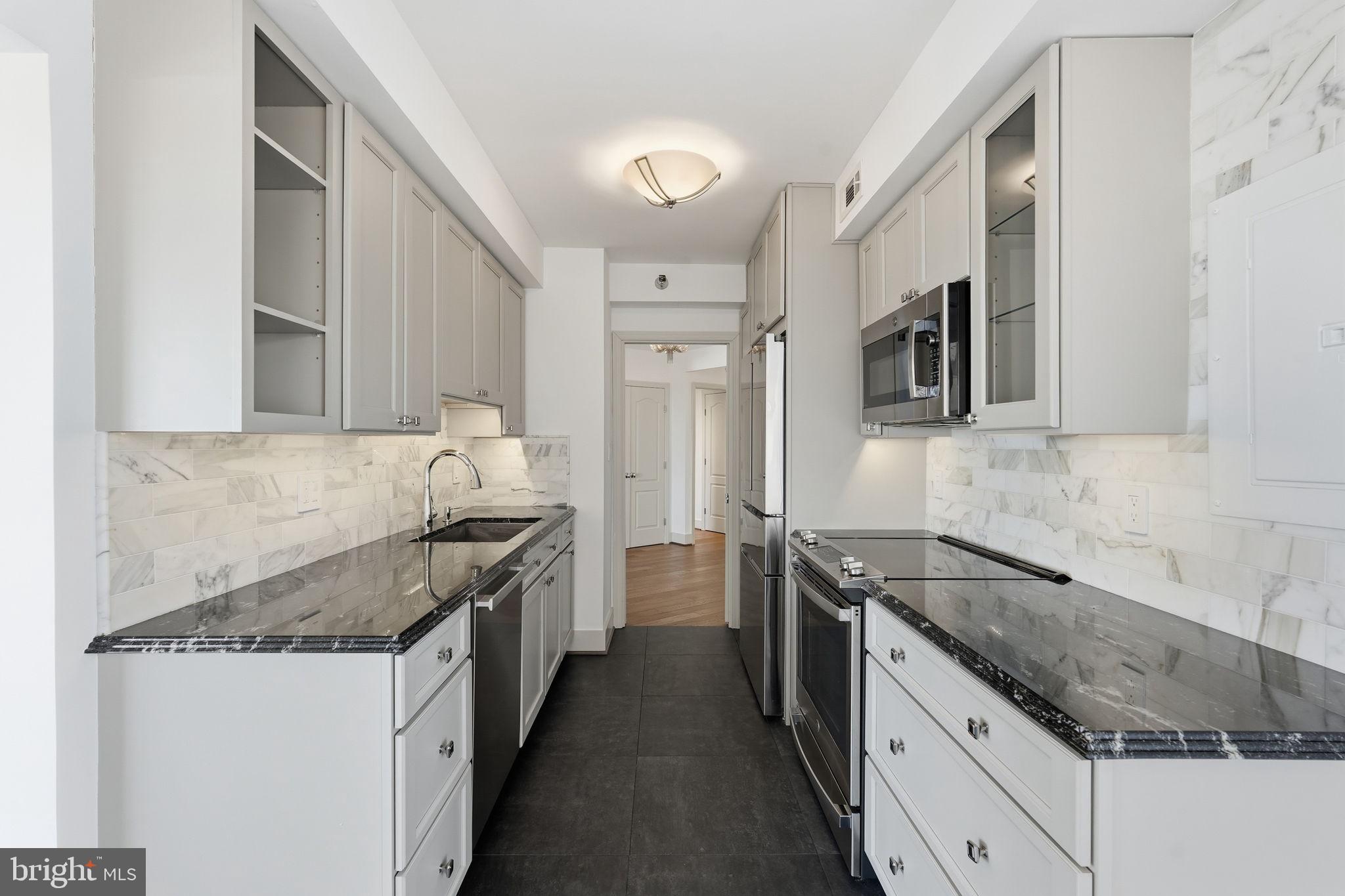 5802 NICHOLSON LANE 2-706