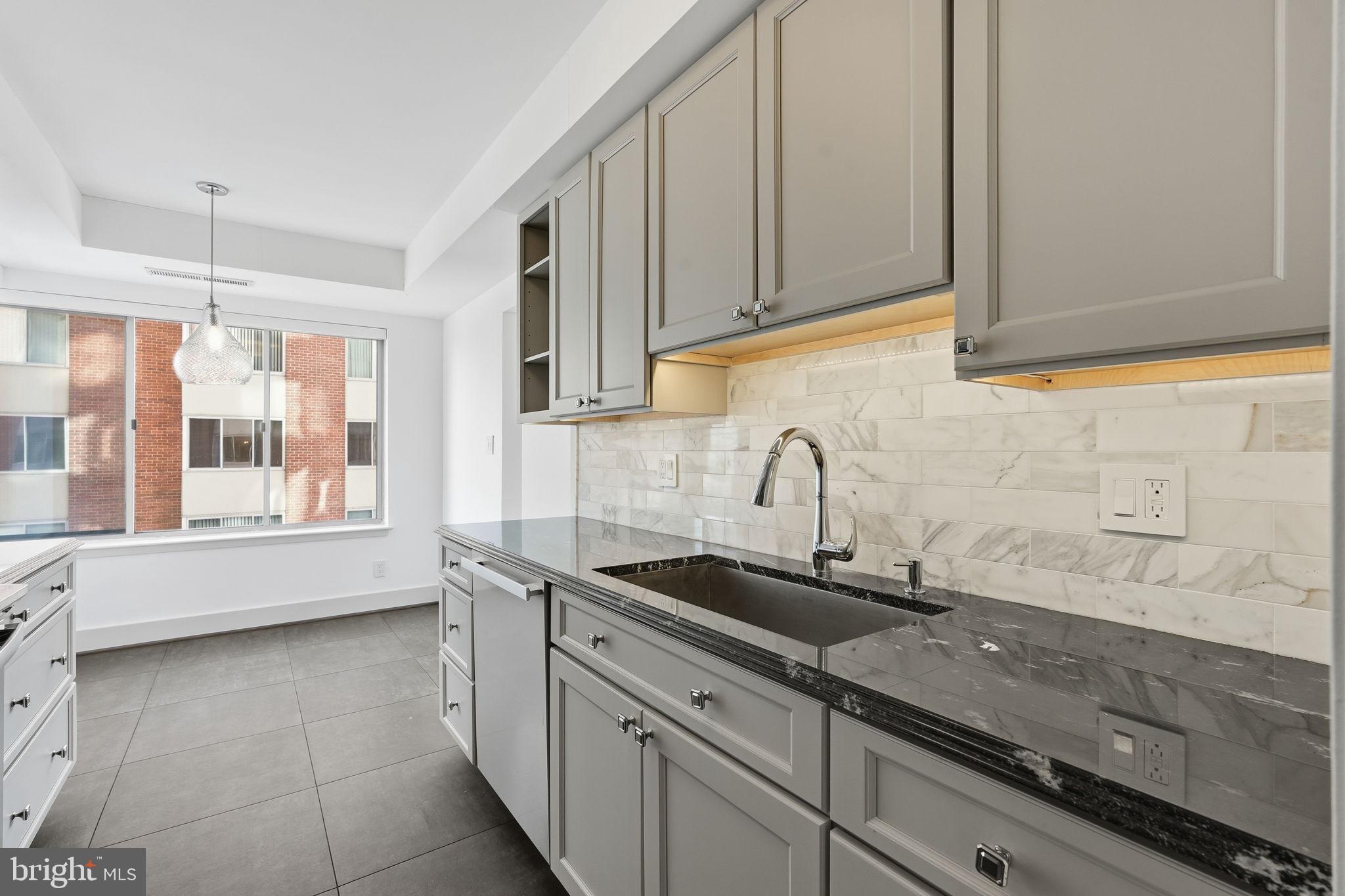 5802 NICHOLSON LANE 2-706