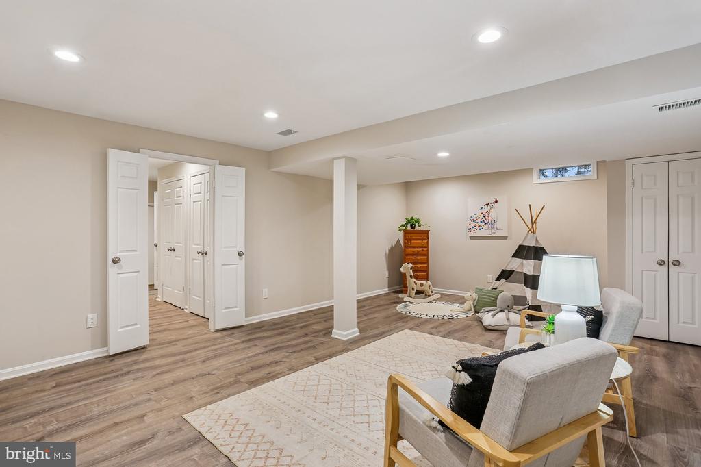 9324 ORCHARD BROOK DRIVE