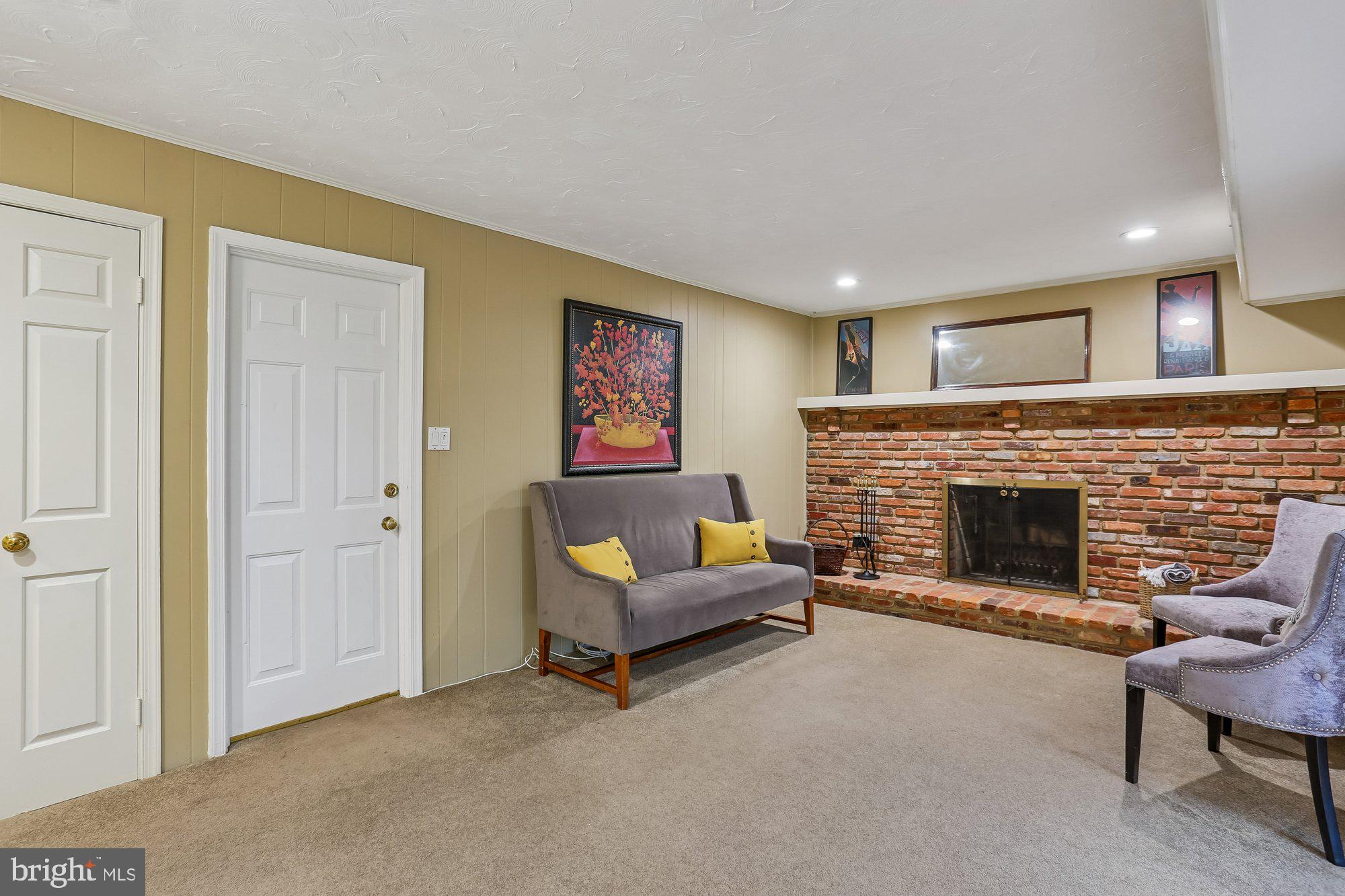 9324 ORCHARD BROOK DRIVE