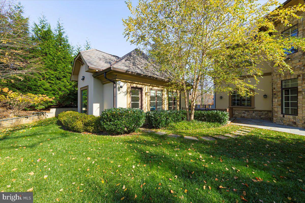 8710 FERNWOOD ROAD