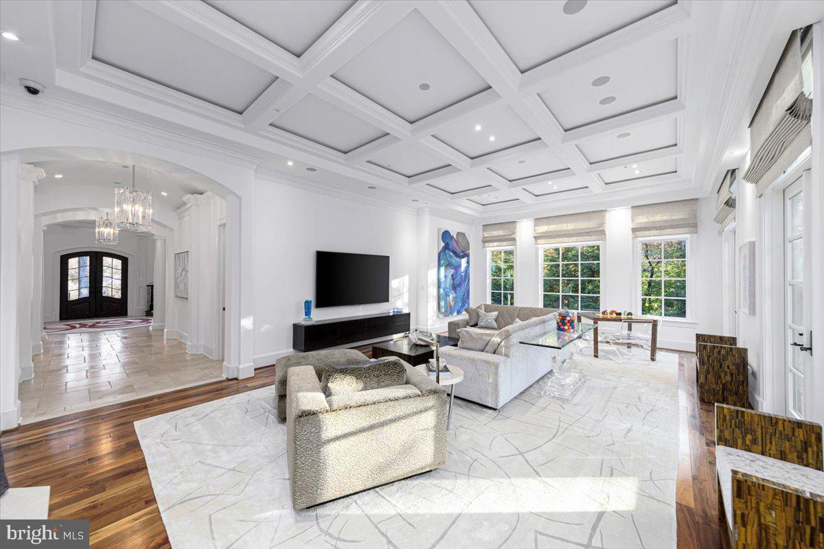 8710 FERNWOOD ROAD